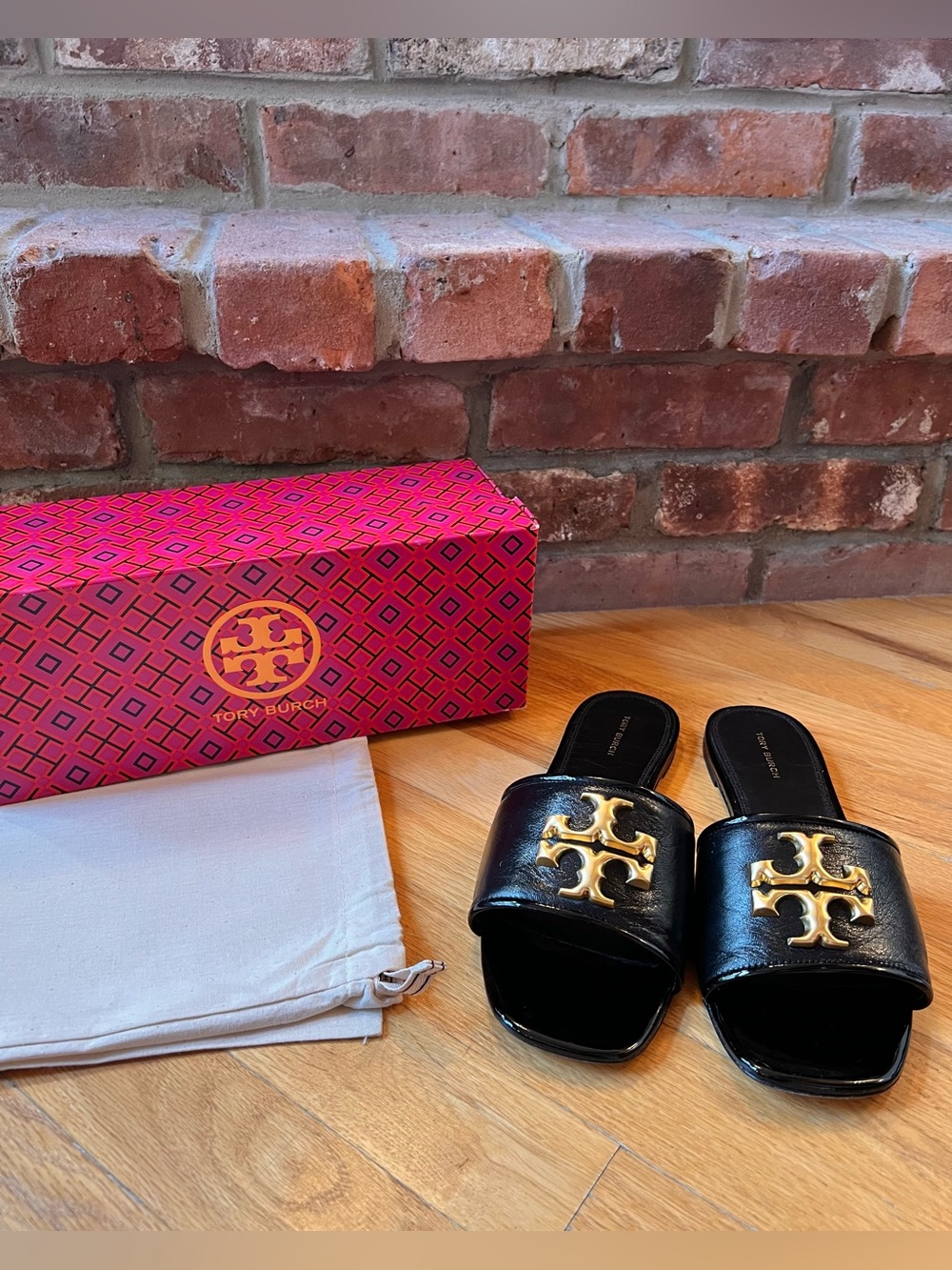 Tory Burch Perfect Black Leather Eleanor Slides